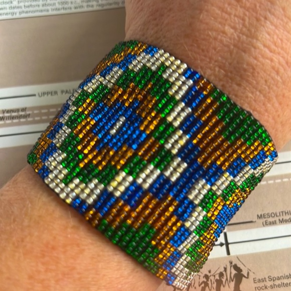 NWOT Handmade Loomed Beaded Cuff